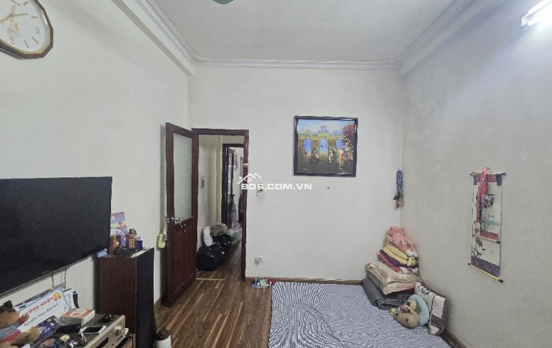 Nhà Lương Đình Của - Phương Mai: 37m2 4ph ngủ, MT rộng, 2 thoáng trước sau, ngõ thông, sổ đỏ vuông A4, giá vô cùng hợp lý!